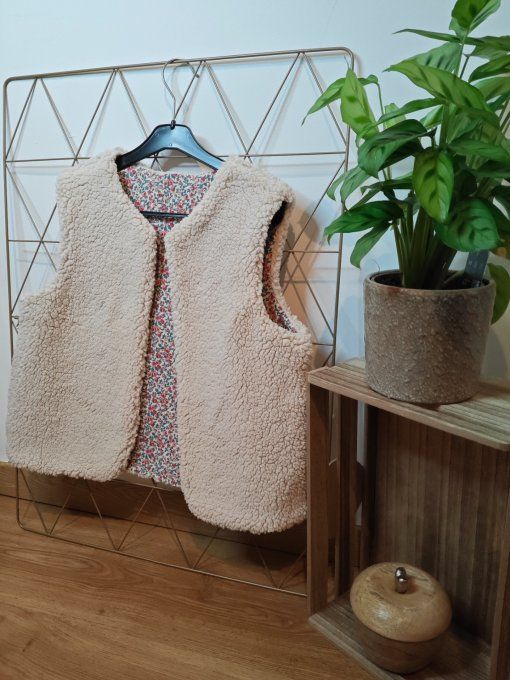 Gilet sans manches réversible 10 ans.