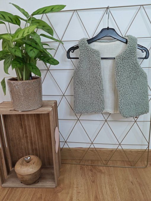 Gilet sans manches  12 mois différents coloris 