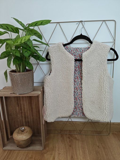 Gilet sans manches réversible  5/6 ans de différents coloris de différents coloris 