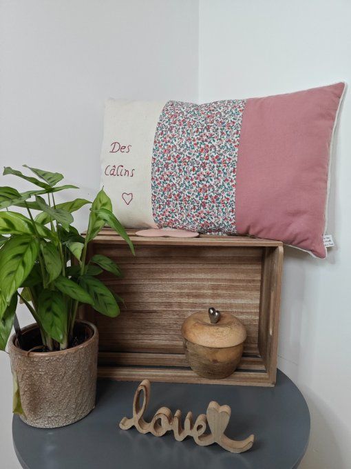 Coussins différents coloris.