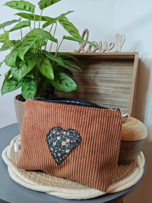 Trousses différents coloris.