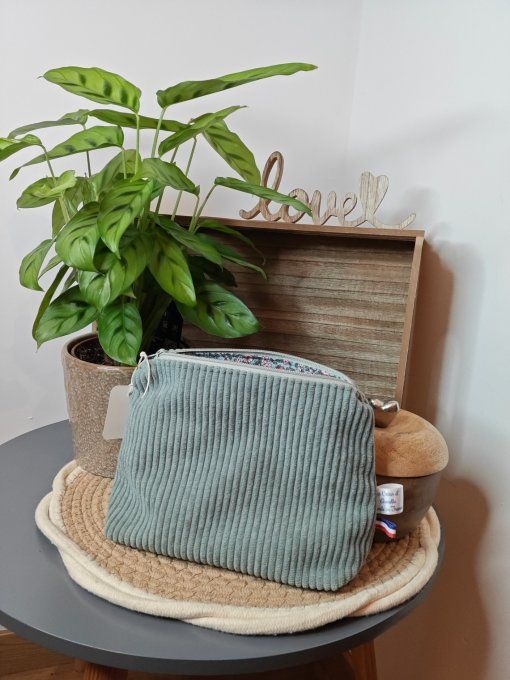 Trousses différents coloris.